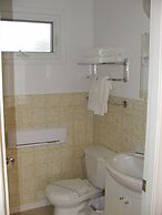 Almo Court Motel