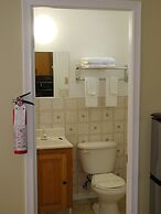 Almo Court Motel