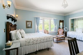 Beaconsfield Inn