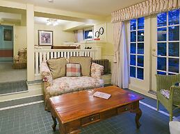 Beaconsfield Inn