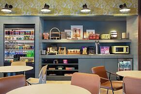 Moxy Banff
