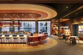 Moxy Banff
