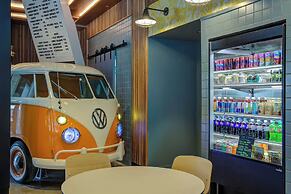 Moxy Banff