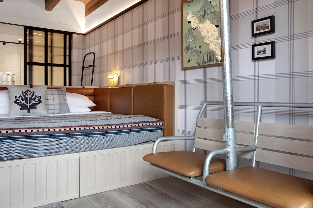 Moxy Banff