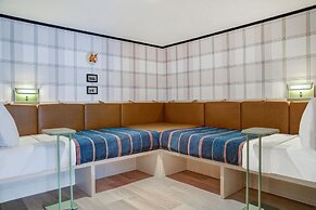 Moxy Banff