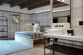 Moxy Banff