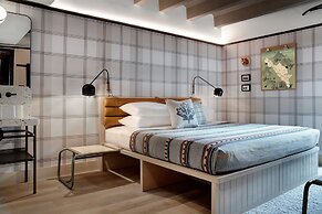 Moxy Banff