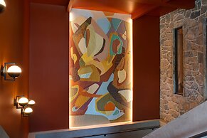 Moxy Banff