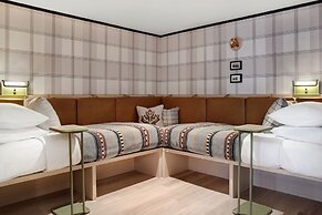 Moxy Banff
