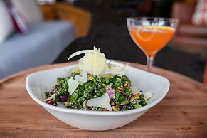 Moxy Banff