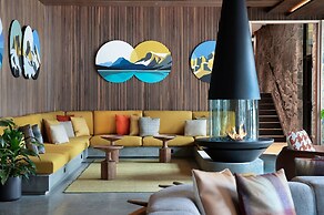 Moxy Banff