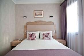 Artefes Hotel Old City