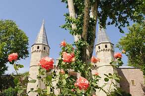 Artefes Hotel Old City