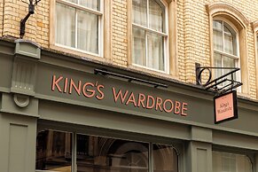 Native King’s Wardrobe, St. Paul’s