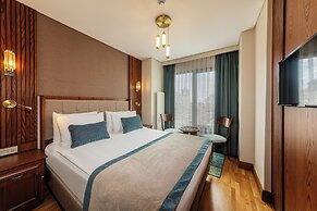 Triton Hotel