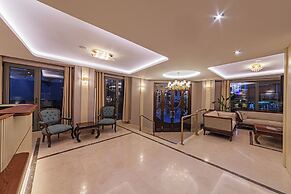 Triton Hotel