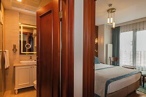 Triton Hotel