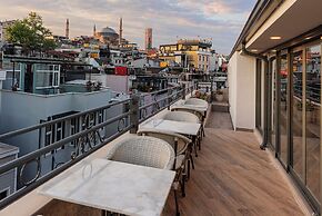 Triton Hotel