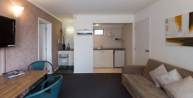 Accolade Lodge Motel