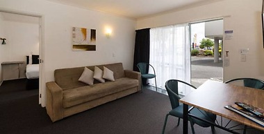 Accolade Lodge Motel