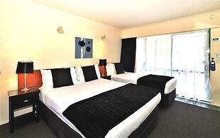 Accolade Lodge Motel
