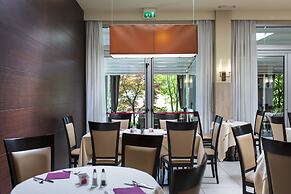 Smart Hotel Holiday
