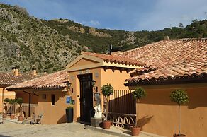 De La Trucha Hotel