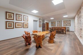 De La Trucha Hotel