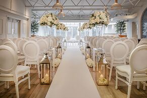Cottons Hotel & Spa