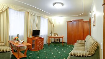Polustrovo