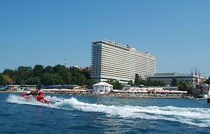 Grand Hotel Zhemchuzhina