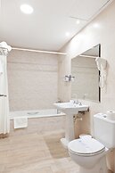 Hotel Roger de Flor Seleqtta