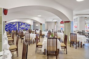 Houda Yasmine Marina & SPA