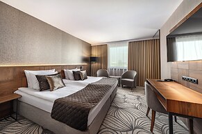 Airport Hotel Okecie