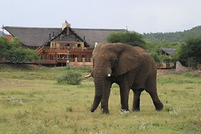 Tau Game Lodge