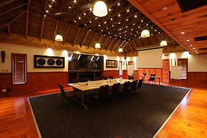 Tau Game Lodge