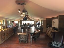 Tau Game Lodge