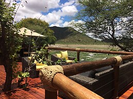 Tau Game Lodge