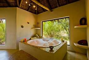 Tau Game Lodge