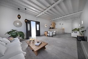Deliades Mykonos