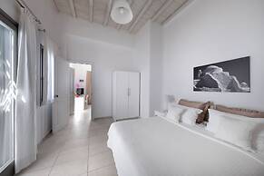 Deliades Mykonos
