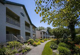 Spruce Point Inn