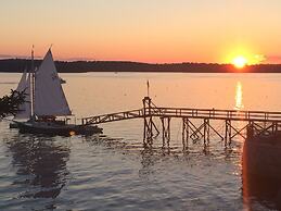 Spruce Point Inn