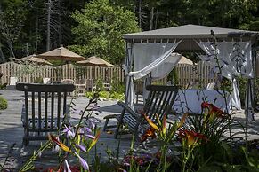 Spruce Point Inn