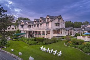 Spruce Point Inn