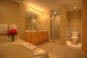 Spruce Point Inn