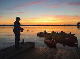 Spruce Point Inn