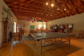 Spruce Point Inn