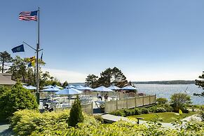 Spruce Point Inn
