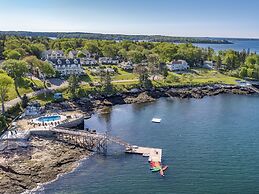Spruce Point Inn